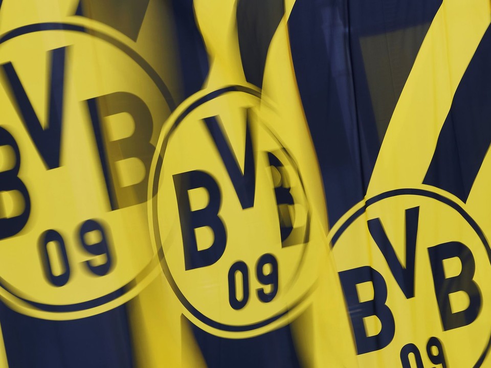 Na archívnej snímke z 25. novembra 2024 logo Borussie Dortmund v Dortmunde.
