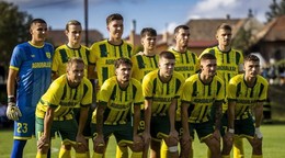 Futbalisti TJ Družstevník Veľké Ludince.