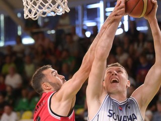 Slovenský basketbalista Tomáš Pavelka v zápase proti Albánsku.