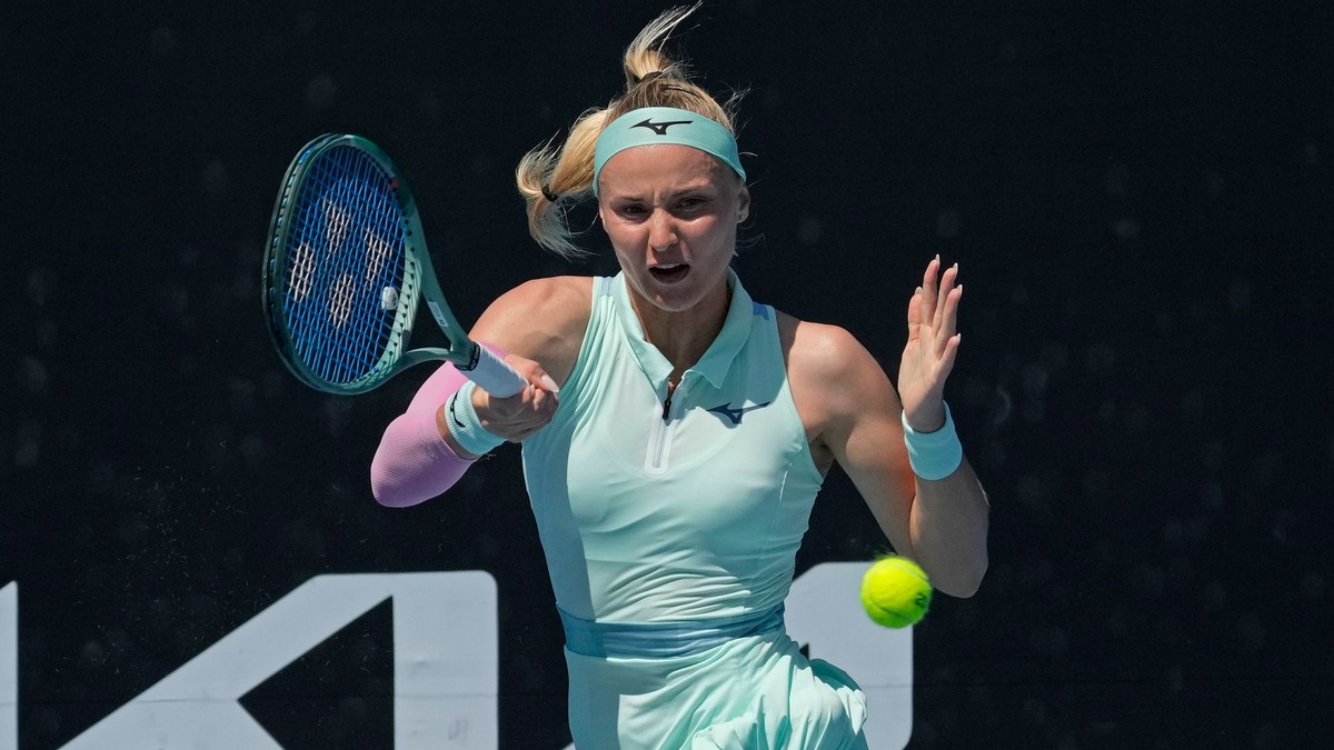 Slovenská tenistka Rebecca Šramková počas 1. kola Australian Open 2025. 