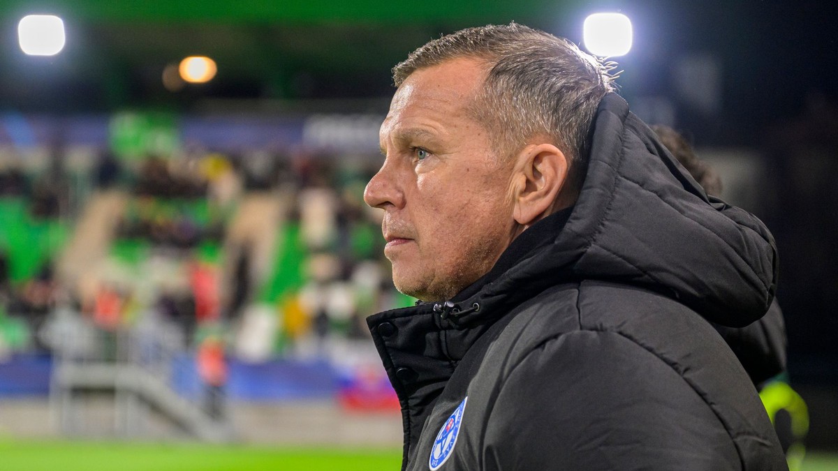 Na snímke hlavný tréner slovenskej futbalovej reprezentácie do 21 rokov Jaroslav Kentoš.
