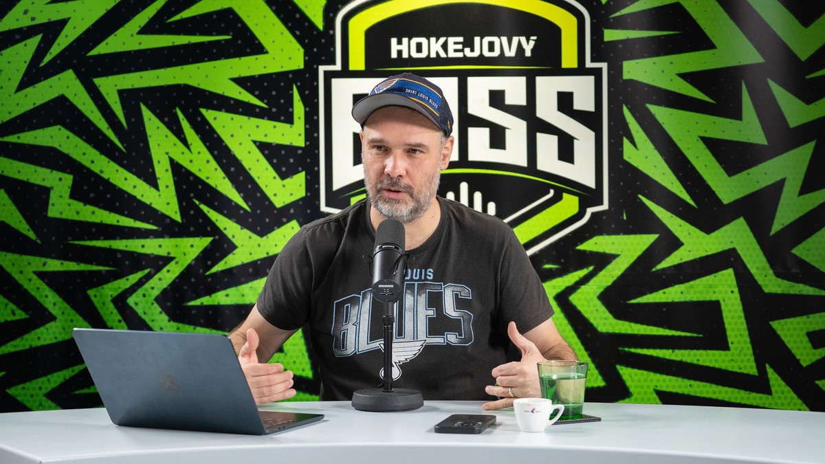 Filip Hudec počas nahrávania podcastu Hokejový BOSS NHL.