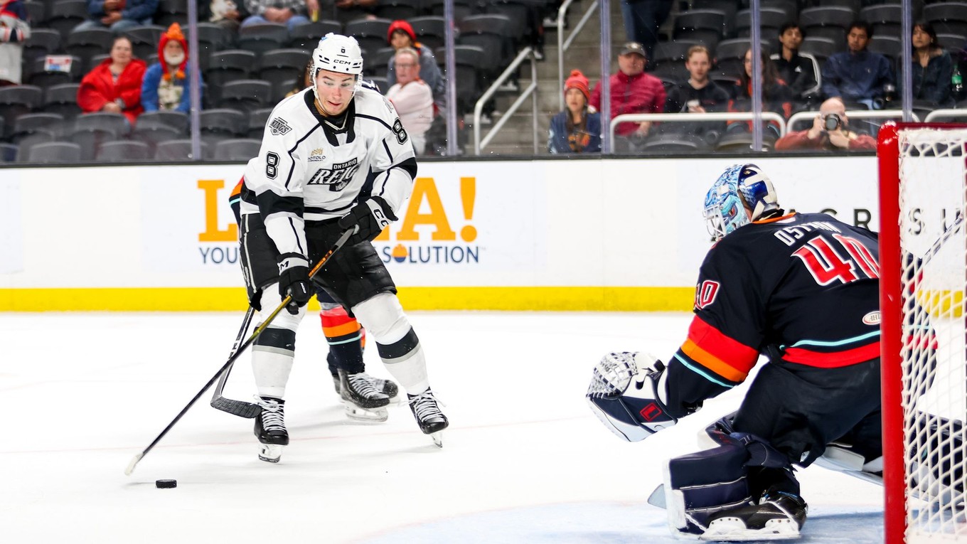 Martin Chromiak strieľa gól.