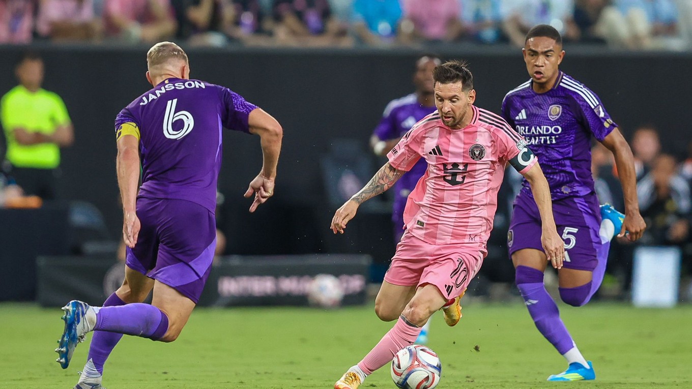Lionel Messi (10) v drese Interu Miami proti Orlandu City.