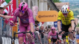 ONLINE: Cyklisti idú záverečnú 21. etapu Giro d'Italia 2025.