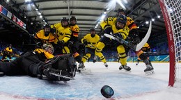 Momentka zo ženského hokejového zápasu Švédsko - Nemecko počas ZOH 2026.