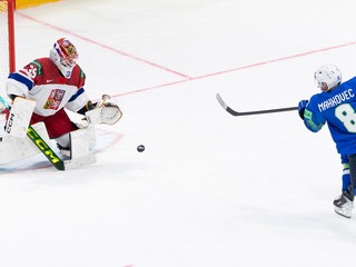Marcel Mahkovec strieľa víťazný gól proti Česku.