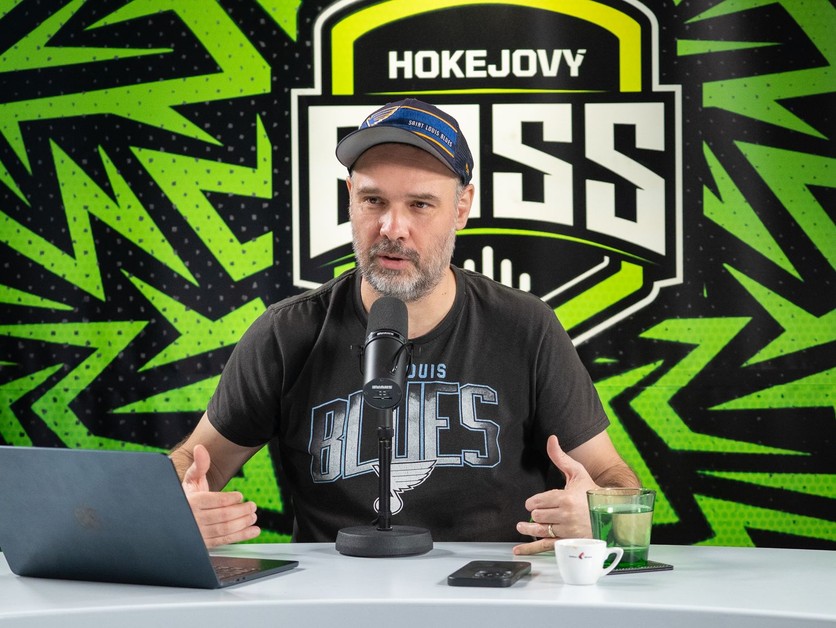 Filip Hudec počas nahrávania podcastu Hokejový BOSS NHL.