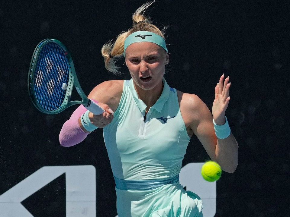 Slovenská tenistka Rebecca Šramková počas 1. kola Australian Open 2025. 