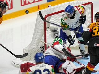 Momentka zo zápasu Nemecko - Taliansko na MS v hokeji 2022.