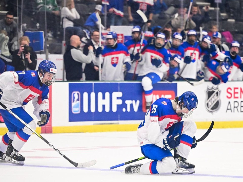 Ján Chovan sa teší po strelenom góle v zápase Slovensko - USA v súboji o bronz na MS v hokeji do 18 rokov 2025.