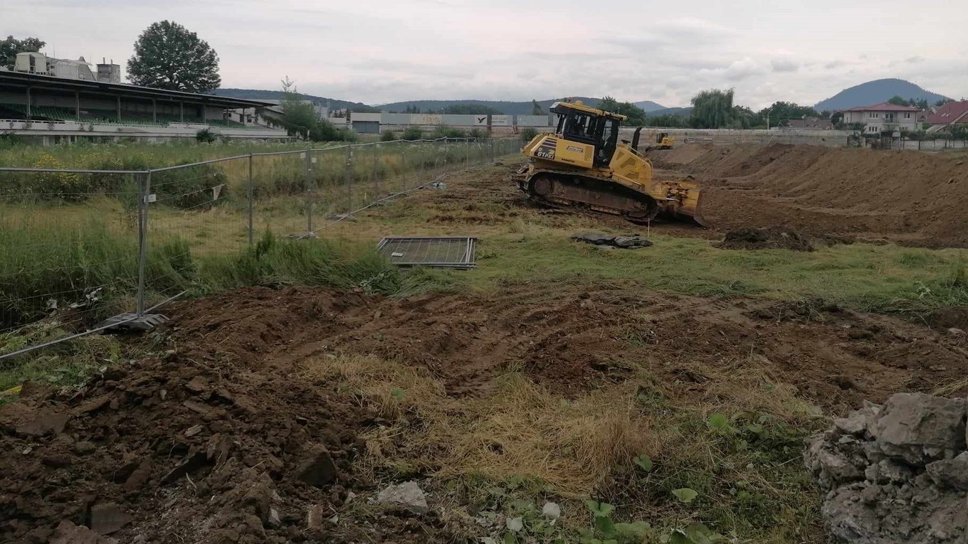 Začiatok výstavby futbalového štadióna v Prešove.