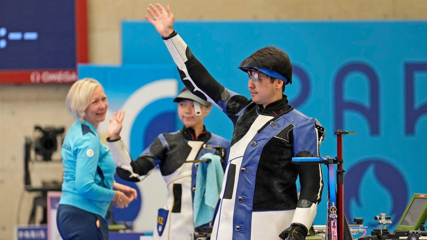 Islam Satpajev a Alexandra Leová získali prvé medaily na OH 2024. 