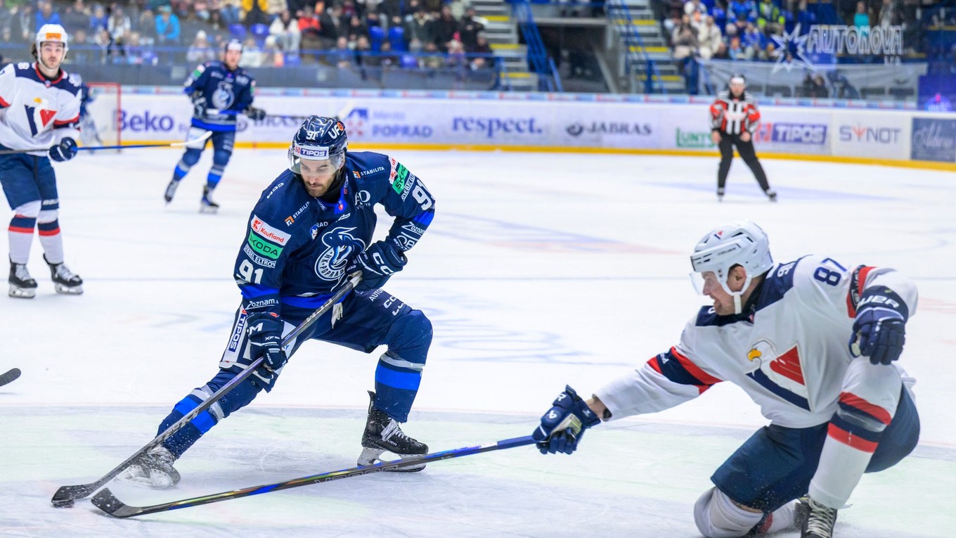 Andrew Calof v drese HK Poprad.