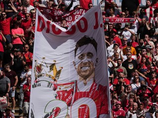 Fanúšikovia Liverpoolu vzdali hold zosnulému Diogovi Jotovi.