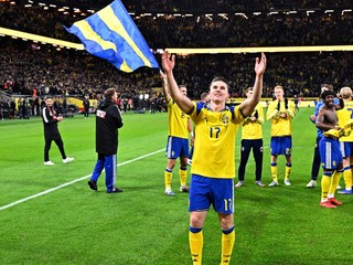 Švédsky útočník Viktor Gyökeres oslavuje postup na MS vo futbale 2026.