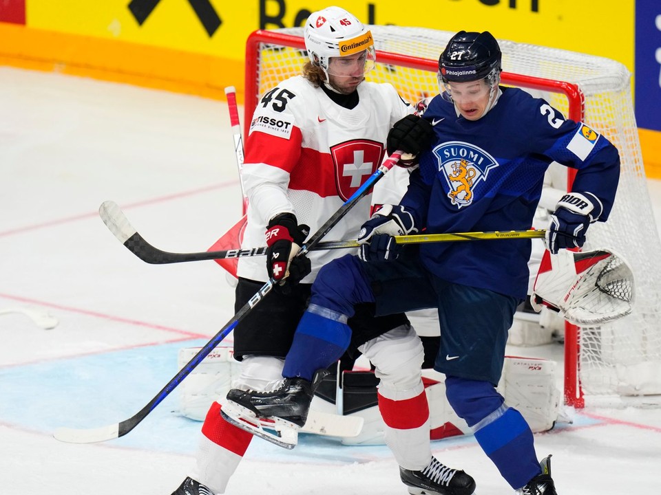 Fotka zo zápasu Fínsko - Švajčiarsko na MS v hokeji 2024.