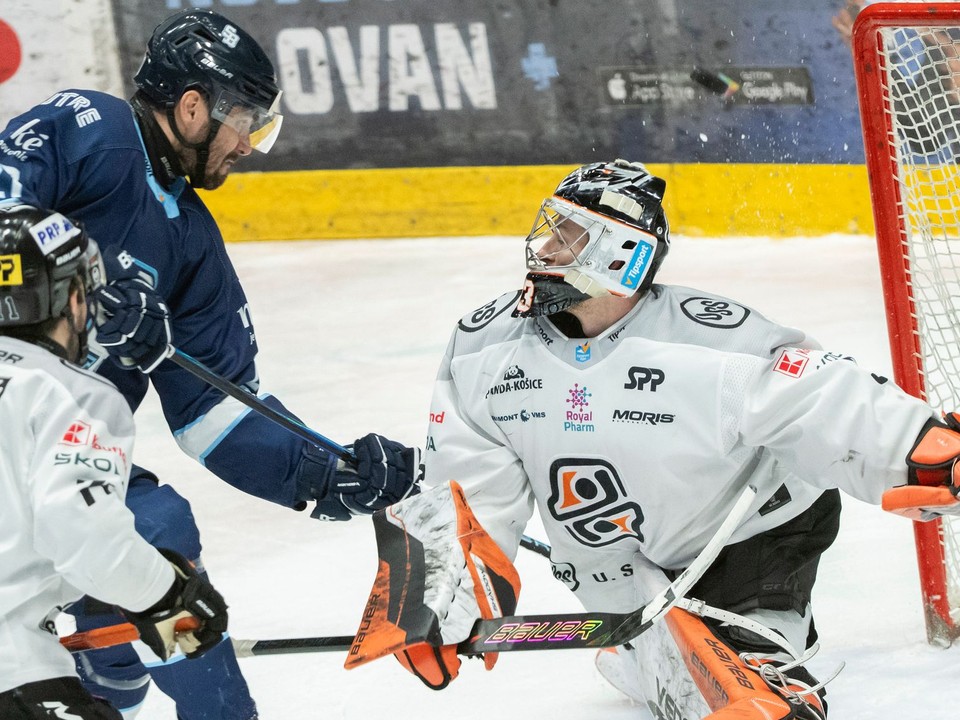 Brankár Košíc Dominik Riečický v semifinále proti Slovanu Bratislava.