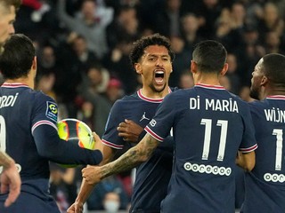 Marquinhos a radosť hráčov PSG.