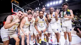 Radosť levických basketbalistov po postupe zo skupinovej fázy Ligy majstrov.