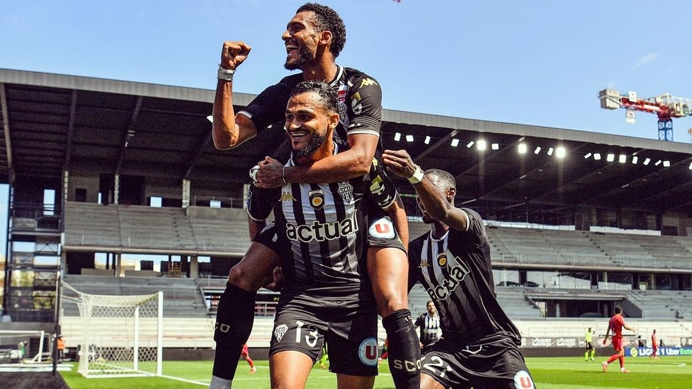 Ligue 1 má prekvapujúce lídra, stopercentný je aj nováčik