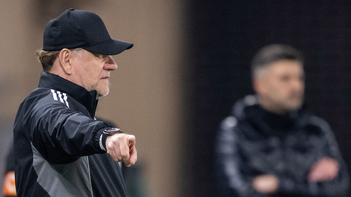 Kmotrík v ňom vidí budúcnosť, no miliónový hráč viac sedí, než hrá. Neverí mu Weiss?