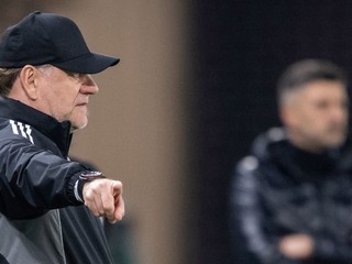 Tréner futbalistov Slovana Vladimír Weiss st.