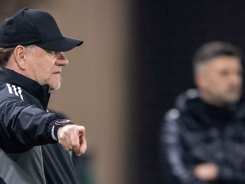 Tréner futbalistov Slovana Vladimír Weiss st.