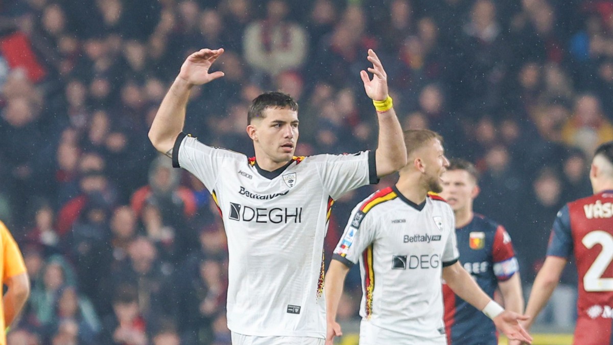 Útočník Lecce Nikola Krstovič.