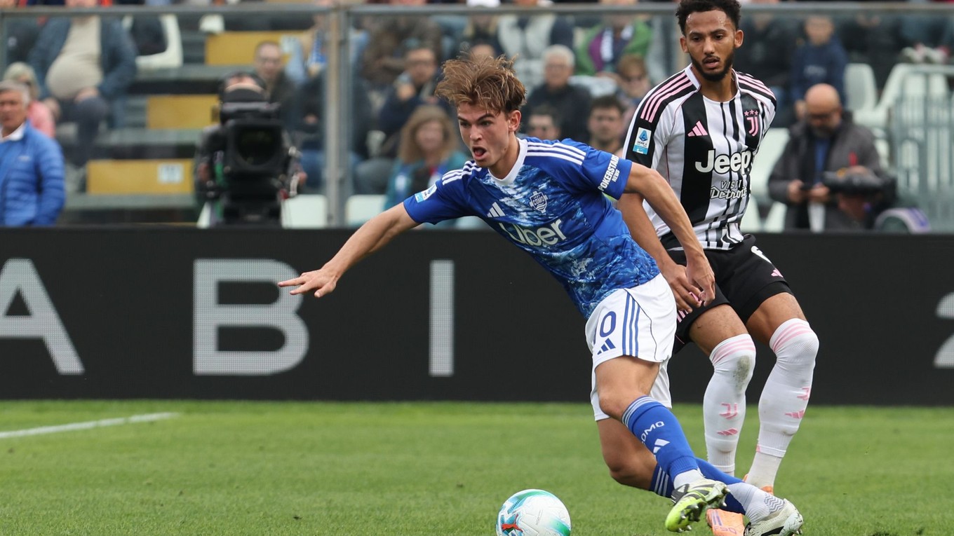 Nico Paz v zápase s Juventusom