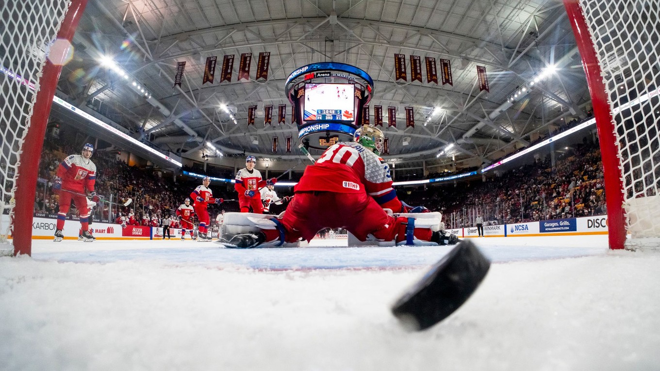 Momentka zo zápasu Kanada - Česko na MS U20.