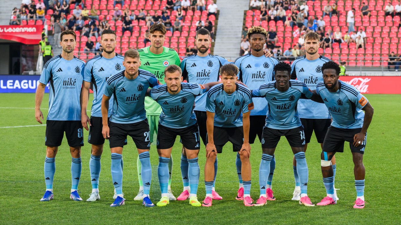 Na snímke základná zostava Slovana pred prvým zápasom 2. predkola Ligy majstrov FC Iberia 1999 Tbilisi - ŠK Slovan Bratislava 21. júla 2026 v Tbilisi.