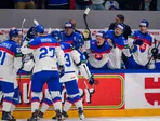 Sebastián Čederle (21), kapitán Marek Hrivík (27), Adam Liška (23), Oliver Okuliar (8), Martin Pospíšil (76), Adam Sýkora (10), Kristián Pospíšil (22), Andrej Kollár (72) a Martin Faško-Rudáš (77) sa tešia z gólu počas zápasu Dánsko - Slovensko.