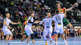 Zľava Igor Karlov, Filip Jurkovič, Lukáš Urban, Pavel Hernandez Caballero (všetci Prešov) a Renars Uscins (Hannover)