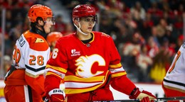 Martin Pospíšil v drese Calgary Flames.