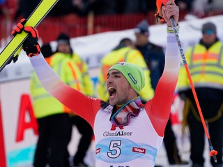 Švajčiarsky lyžiar Daniel Yule sa teší z víťazstva.