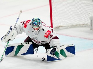 Lotyšský brankár Arturs Šilovs na MS v hokeji 2023.