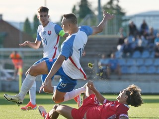 Zľava Mário Sauer, Nino Marcelli a Doru Calestru v prípravnom zápase Slovensko U21 - Moldavsko U21.