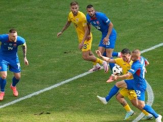 Milan Škriniar, Dávid Hancko a Stanislav Lobotka v zápase Slovensko - Rumunsko v skupine E na EURO 2024.