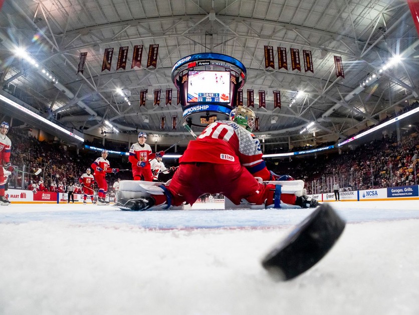 Momentka zo zápasu Kanada - Česko na MS U20.