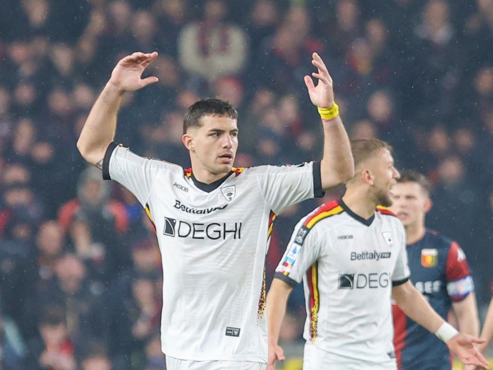 Útočník Lecce Nikola Krstovič.