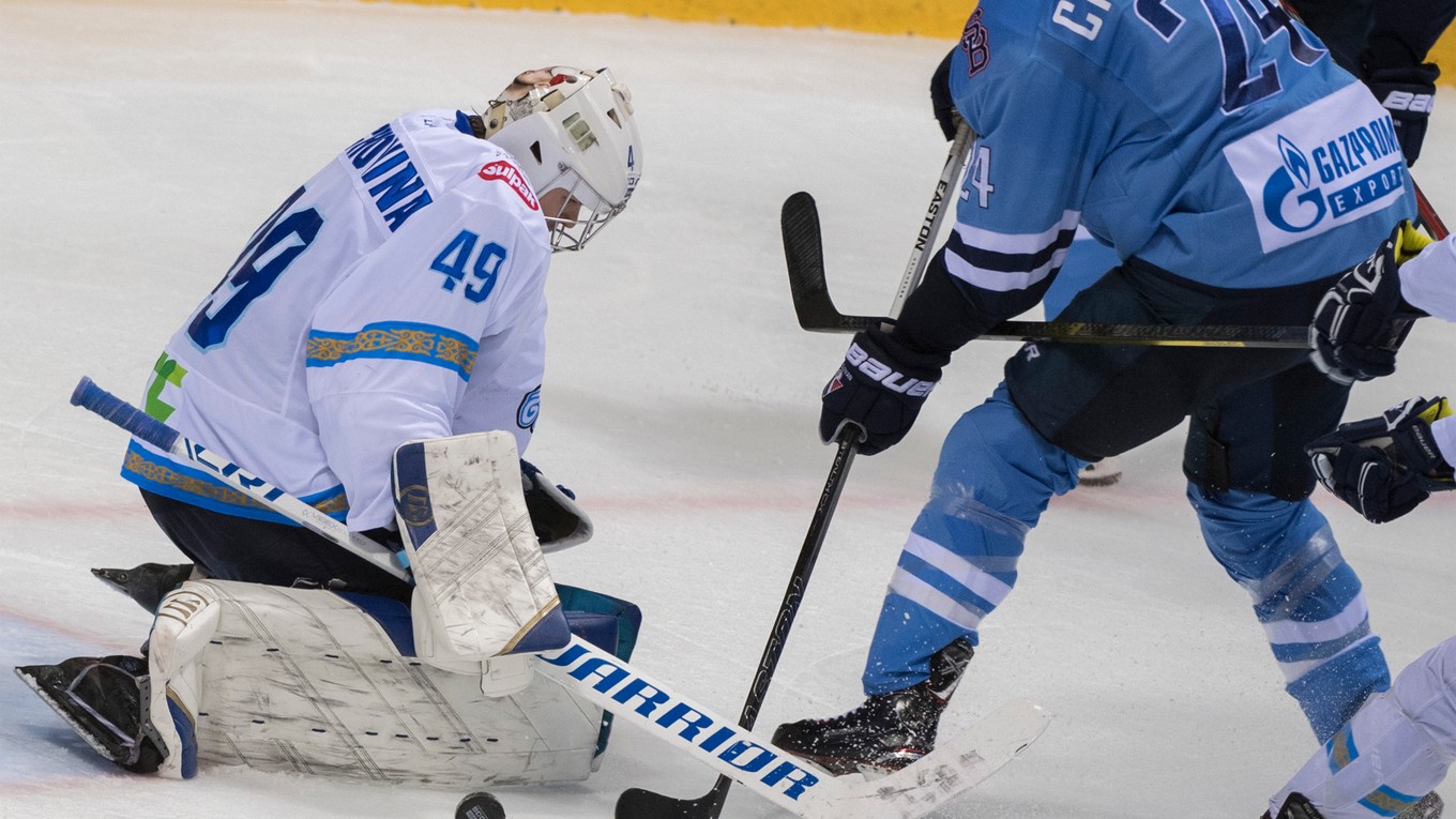 Dominik Hrachovina pôsobil aj v KHL v drese Barysu Astana.