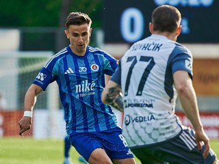 Momentka zo zápasu Podbrezová - Slovan