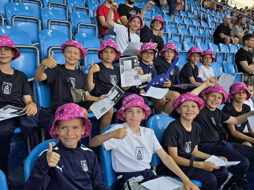 Mládežnícki futbalisti si splnili sen – Telekom im daroval vstupenky na UEFA U21 EURO 2025