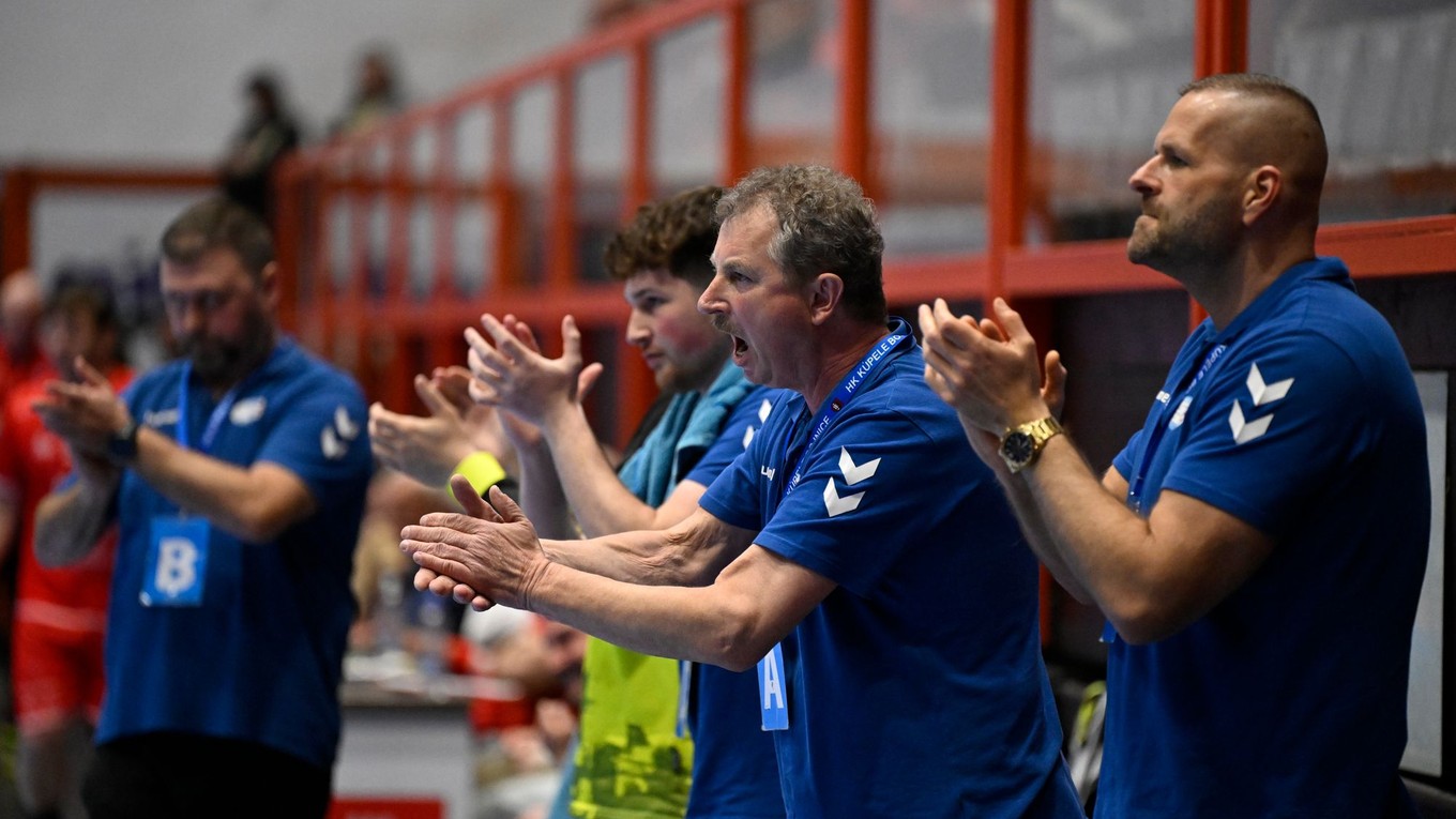 Striedačka HK Kúpele Bojnice povzbudzuje.