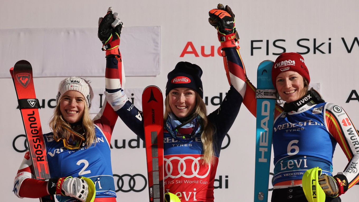 Mikaela Shiffrinová vyhrala slalom v Levi 2024. Druhá bola Katharina Liensbergerová a tretia Lena Dürrová.