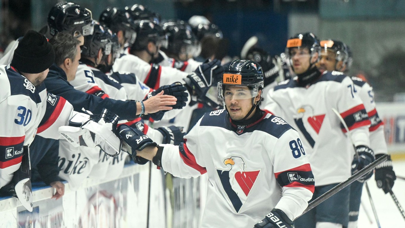 Austin Ortega (Slovan) v zápase 32. kola hokejovej Tipos extraligy medzi HK Nitra a HC Slovan Bratislava.