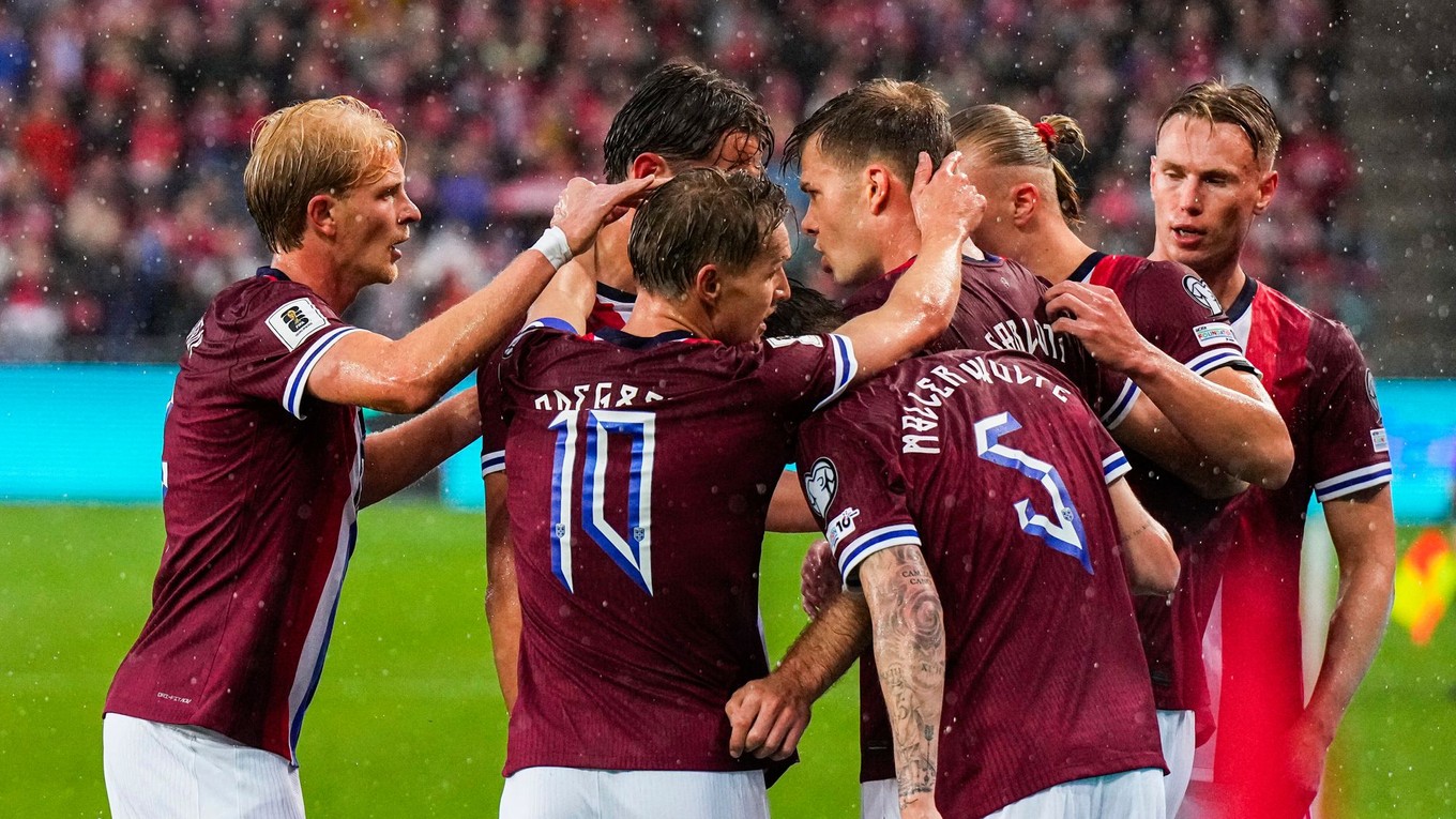 Alexander Sorloth oslavuje gól v zápase Nórsko - Taliansko. 