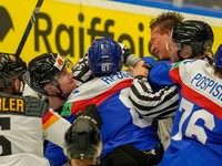 Šarvátka počas zápasu Slovensko - Nemecko na MS v hokeji 2024. 