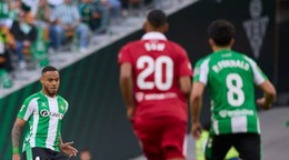 Momentka zo zápasu Betis - Sevilla.